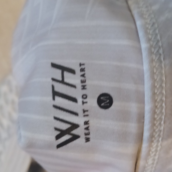 Peloton Wear it to Heart ❤️ Sportsbra - Picture 5 of 6